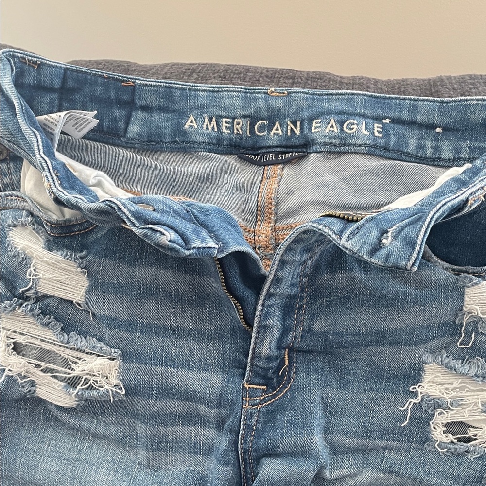 American Eagle Outfitters Women's High Rise Ripped Blue Jeans